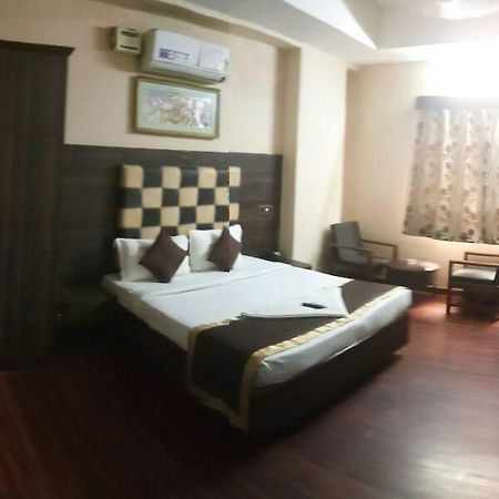Hotel The Majestic Hyderabad Exterior photo